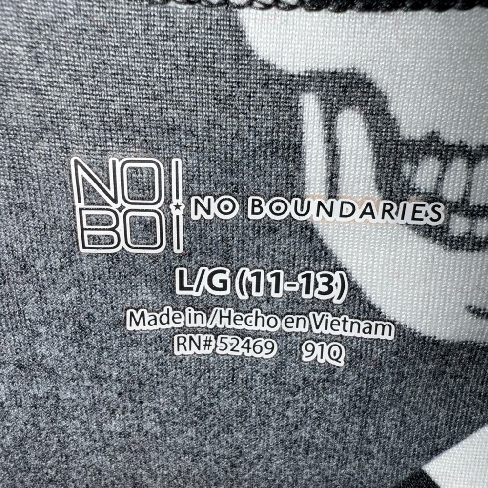 No Boundaries Black Skull Print Tee - Picture 2 of 4